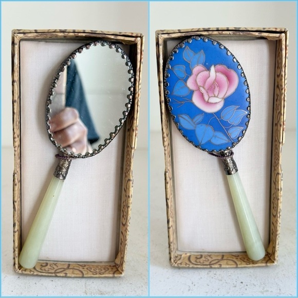 Vintage Boxed Asian Geisha Hand Painted Porcelain Small Hand Jade Handle Mirror - Picture 1 of 10